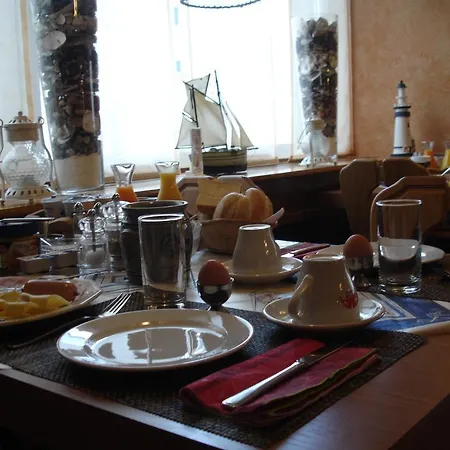 Roessli By Livingmoments Apartman